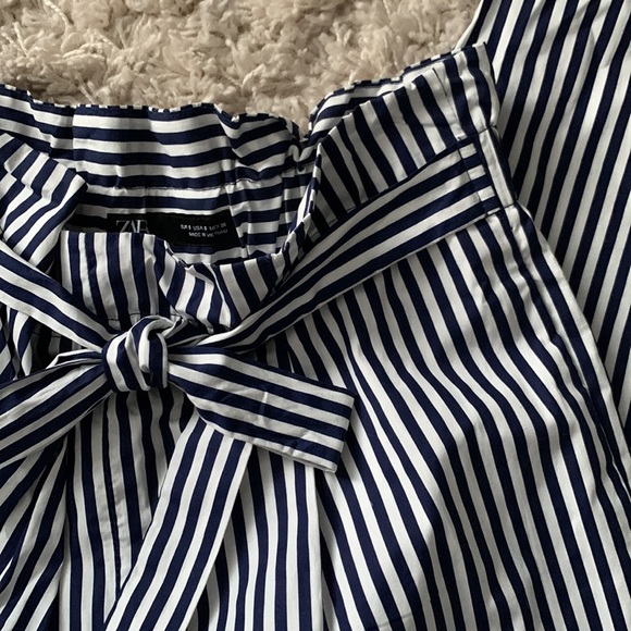 2 per $30 in pants and leggings.  ZARA stripped paper bag pants. - Picture 2 of 2
